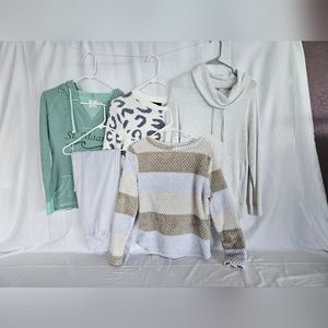 Bundle women's Small sweatshirts and PJ, very soft and excellent condition S